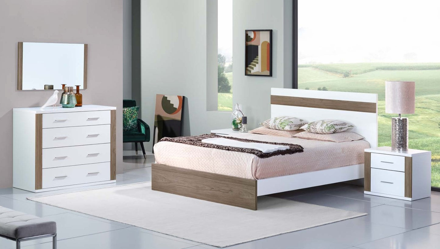 Cómoda Elegance (4 gavetas com puxadores com faixas laterais)